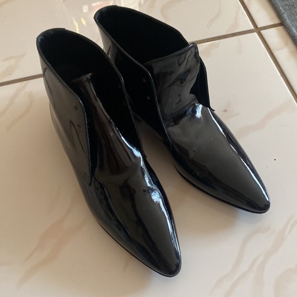 New SAINT LAURENT WOMEN'S 'JONAS' PATENT LEATHER ANKLE BOOTS BLACK. - Picture 9 of 9